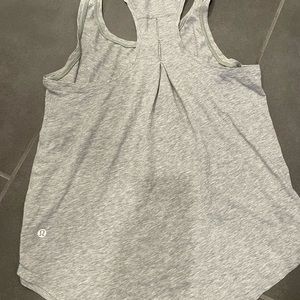 Lululemon Heather gray love pleated tank size 6
